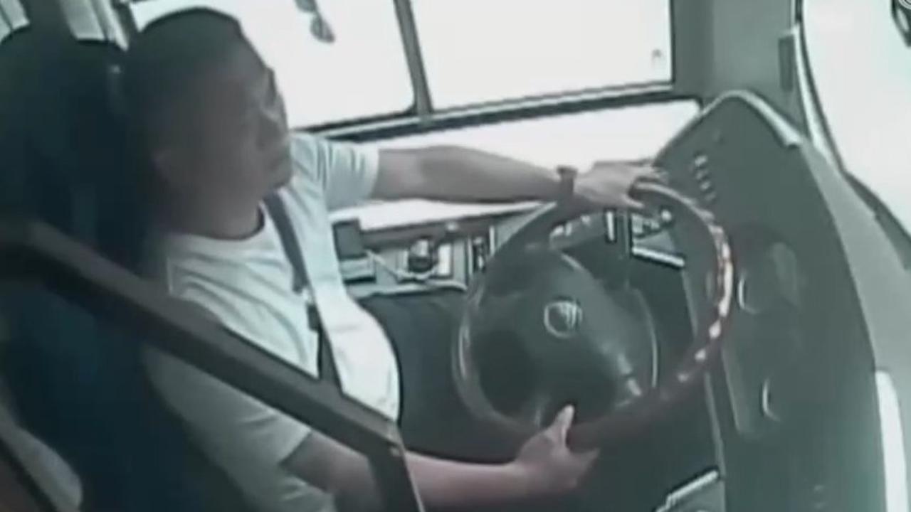 吴镇宇晒费曼王嘉尔合照
