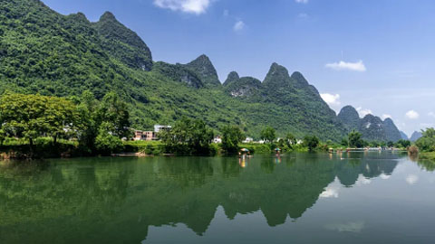 上海一养护院把人关在像猪圈的房间